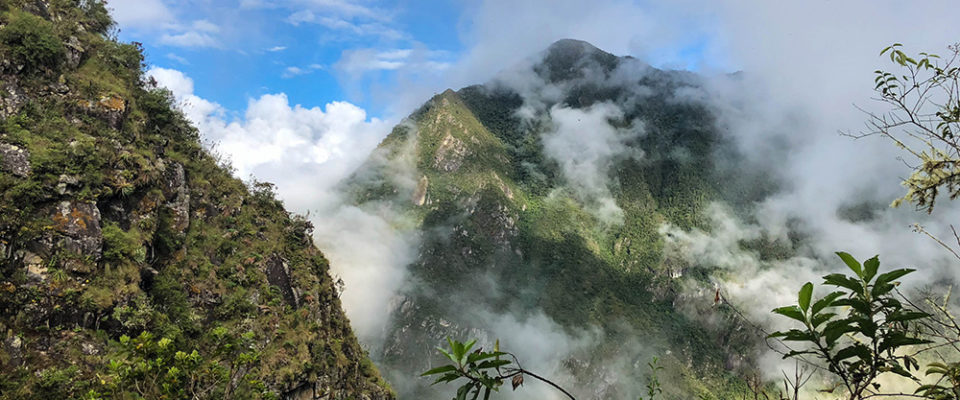 Vista da subida da montanha Huayna Picchu